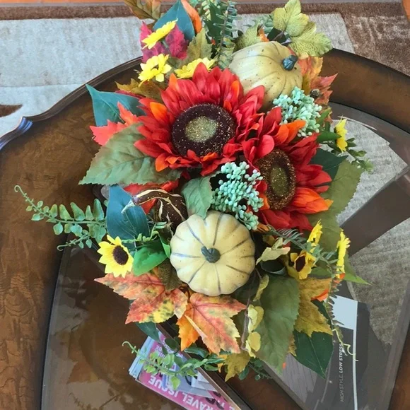 HAND CRAFTED UNIQUE Fall Table Decoration - Picture 4 of 11